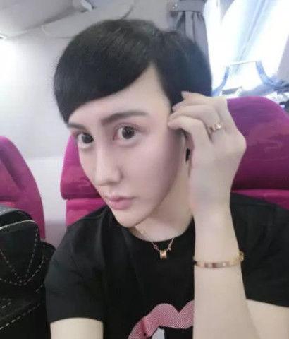 和刘梓晨一样的网红,独特魅力与争议并存